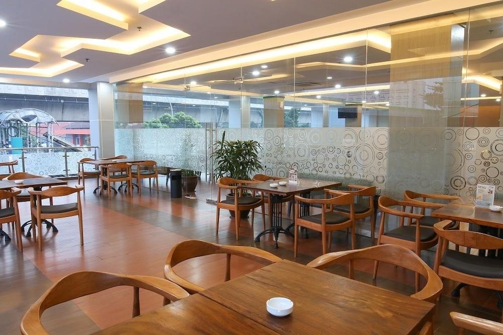 Terraz Tree Hotel Jakarta Buitenkant foto