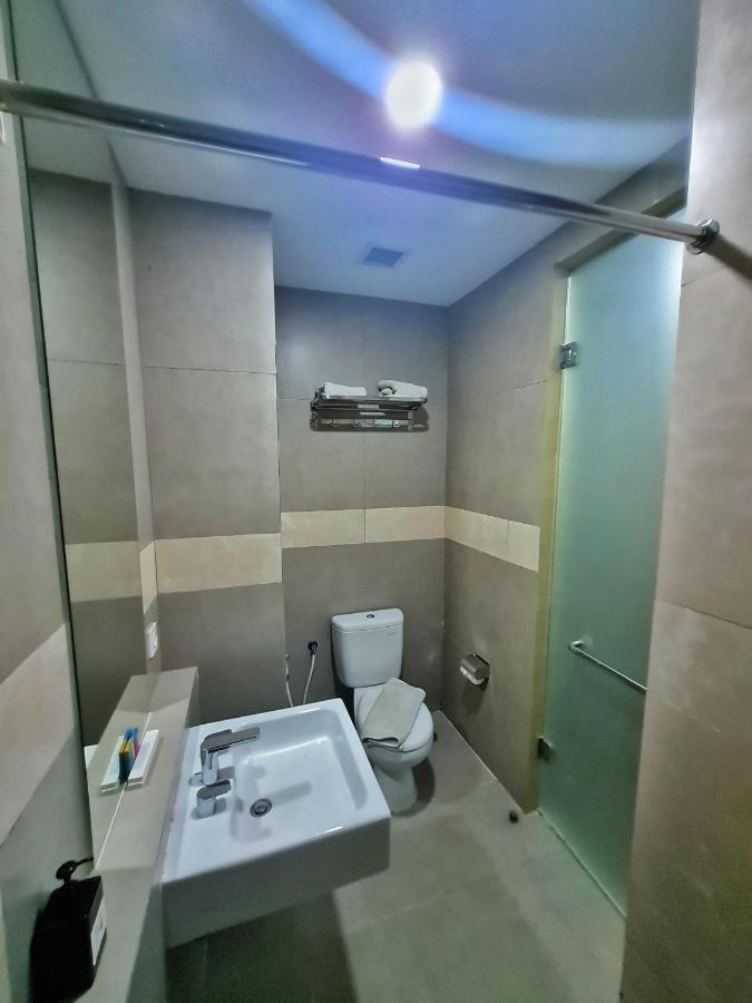 Terraz Tree Hotel Jakarta Buitenkant foto