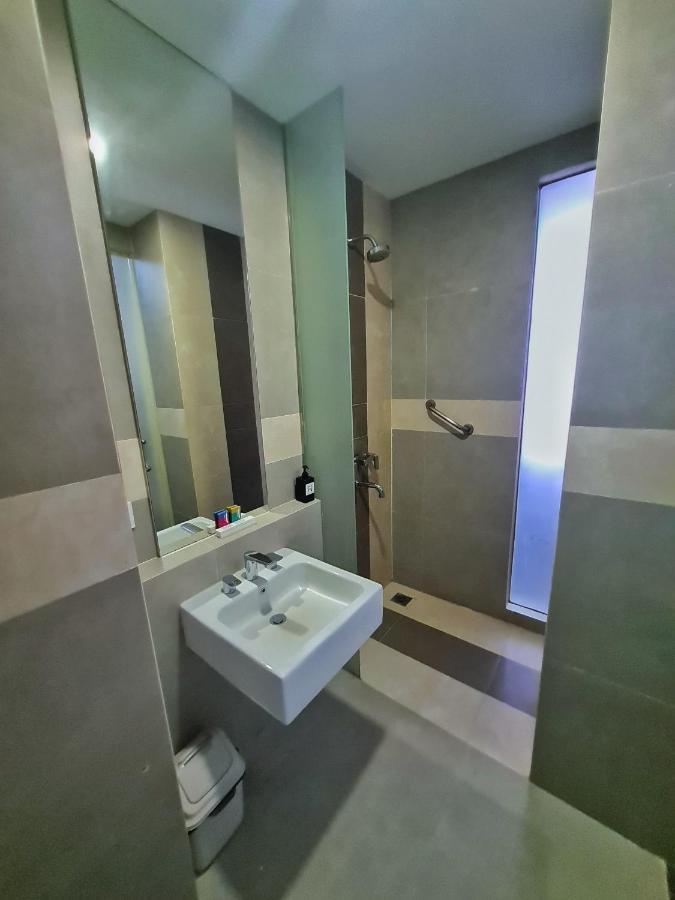Terraz Tree Hotel Jakarta Buitenkant foto