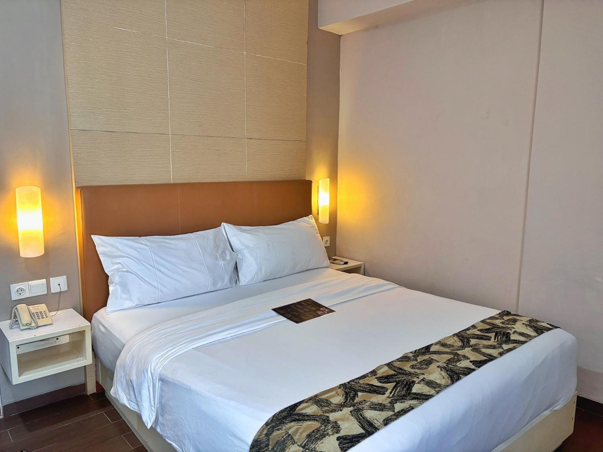 Terraz Tree Hotel Jakarta Buitenkant foto