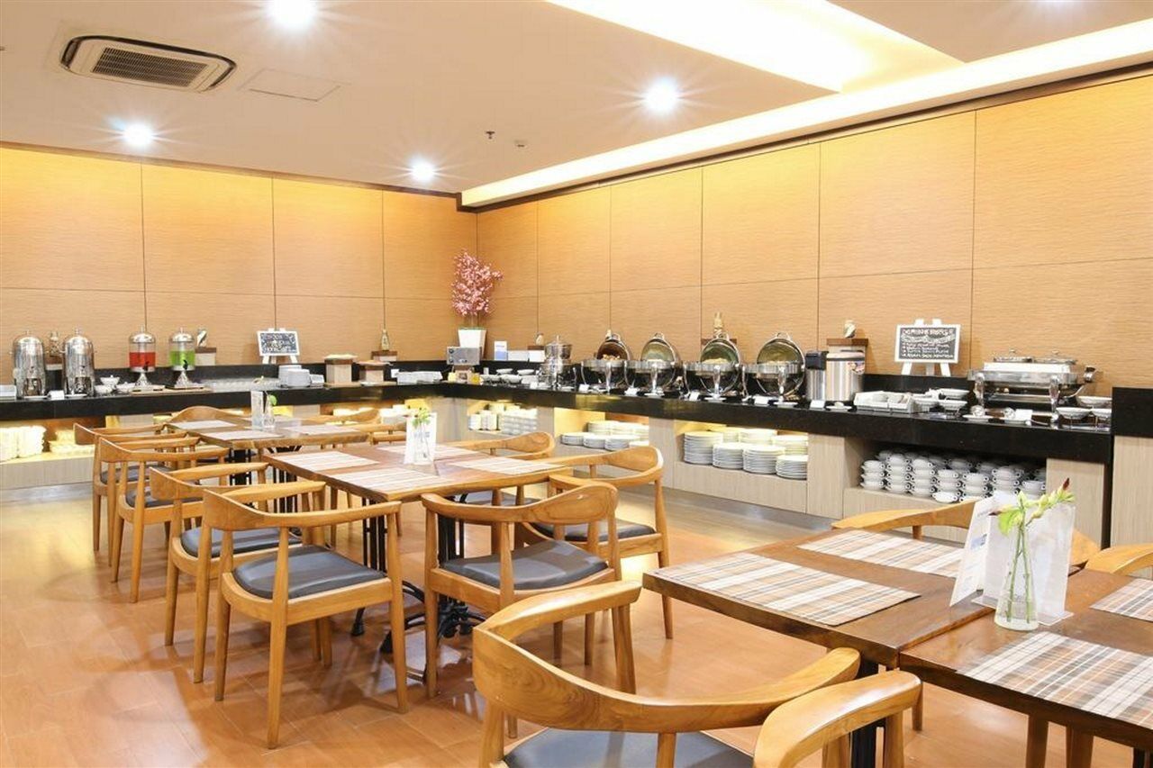Terraz Tree Hotel Jakarta Buitenkant foto